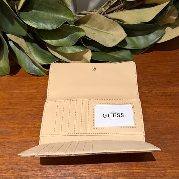 Guess Tan Logo Wallet - Picture 4 of 4